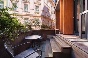 EA Hotel Embassy Prague**** - dvoulůžkový pokoj s balkonem