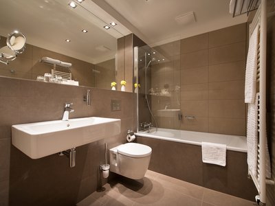 EA Hotel Embassy Prague**** - dvoulůžkový pokoj - koupelna