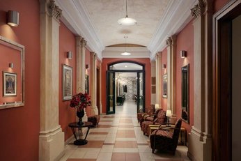 EA Hotel Embassy Prague**** - коридор