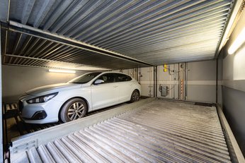 EA Hotel Embassy Prague**** - Garage with automated parking system