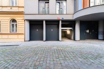 EA Hotel Embassy Prague**** - Garage with automated parking system